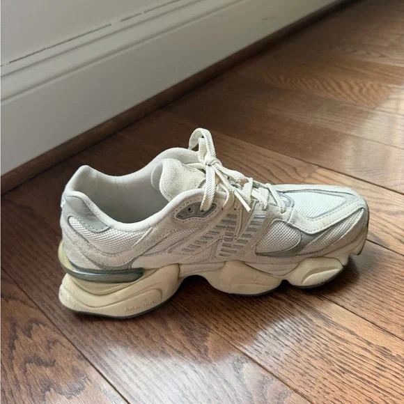 New Balance 9060 women’s sneaker - Picture 4 of 6